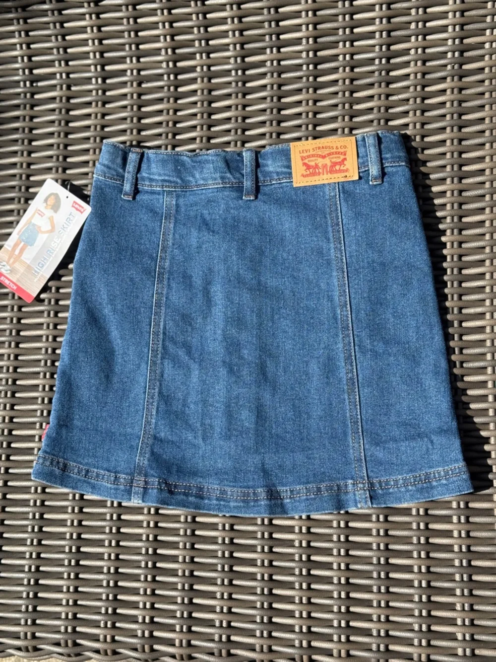 Levi's High Rise Skirt - Size 8 - NWT